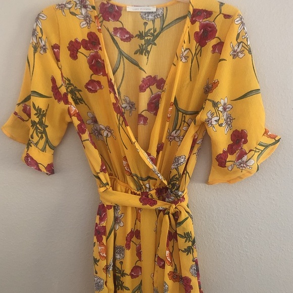 BRIGHT FLORAL JUMPSUIT SIZE SMALL 🌺☀️☀️ - Picture 6 of 8